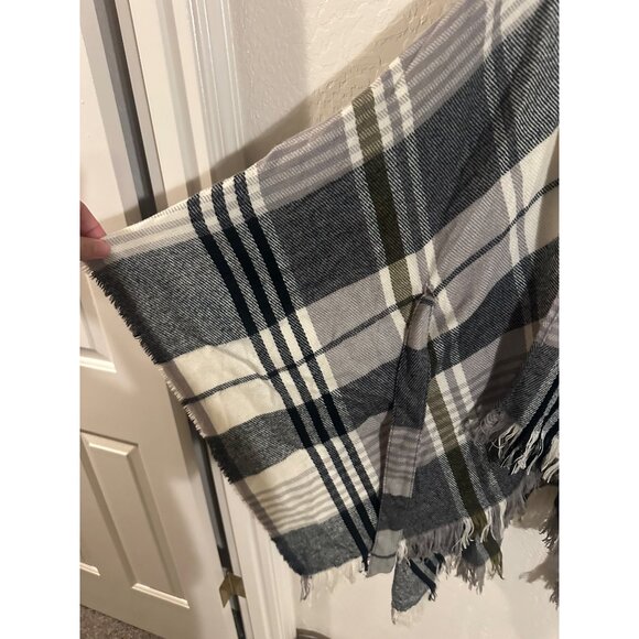 David & Young Plaid Belted Poncho Wrap Fall Sweater - Picture 7 of 11